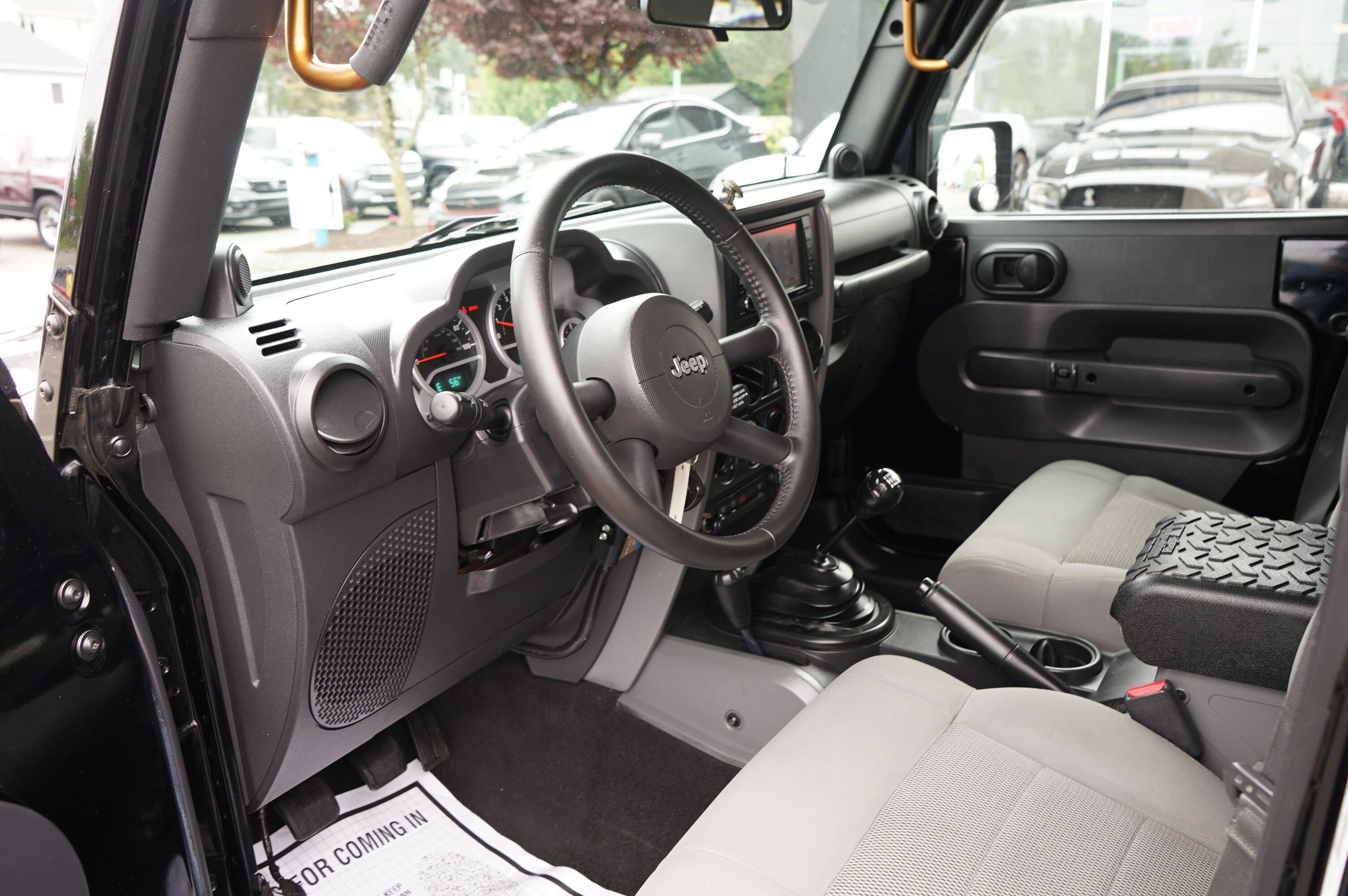 Used 2008 Jeep Wrangler Unlimited Rubicon w/ Dual Top Group AWD/4WD image 12