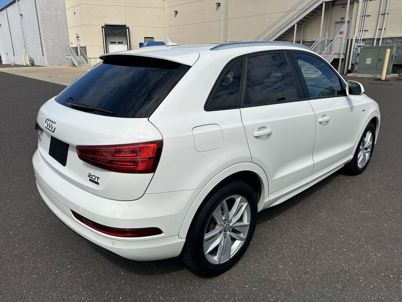 Used 2018 Audi Q3 2.0T Premium w/ Convenience Package AWD/4WD image 5