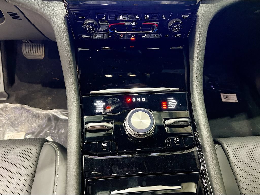 New 2025 Jeep Grand Cherokee L Overland w/ Luxury Tech Group IV AWD/4WD image 29