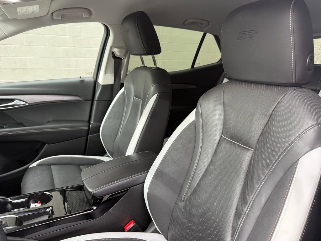 Used 2024 Buick Envision Sport Touring image 20