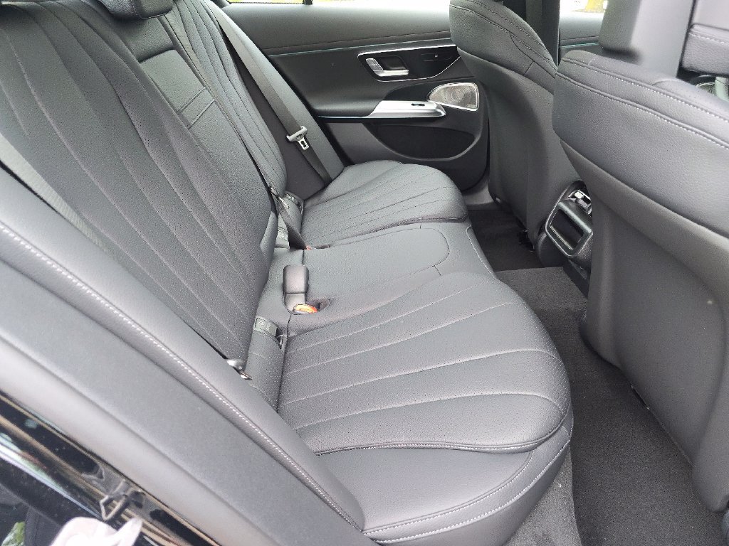 New 2027 Mercedes-Benz E 350 4MATIC Sedan image 21