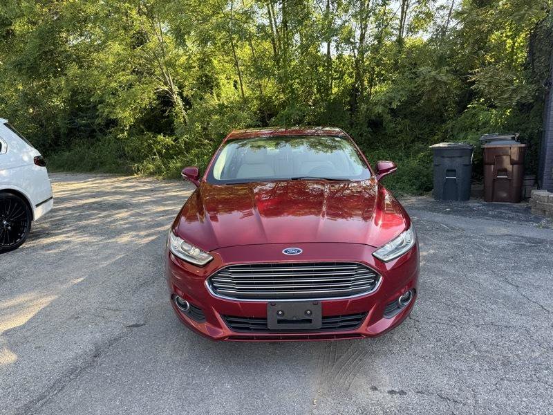Used 2015 Ford Fusion SE w/ Equipment Group 202A FWD image 2