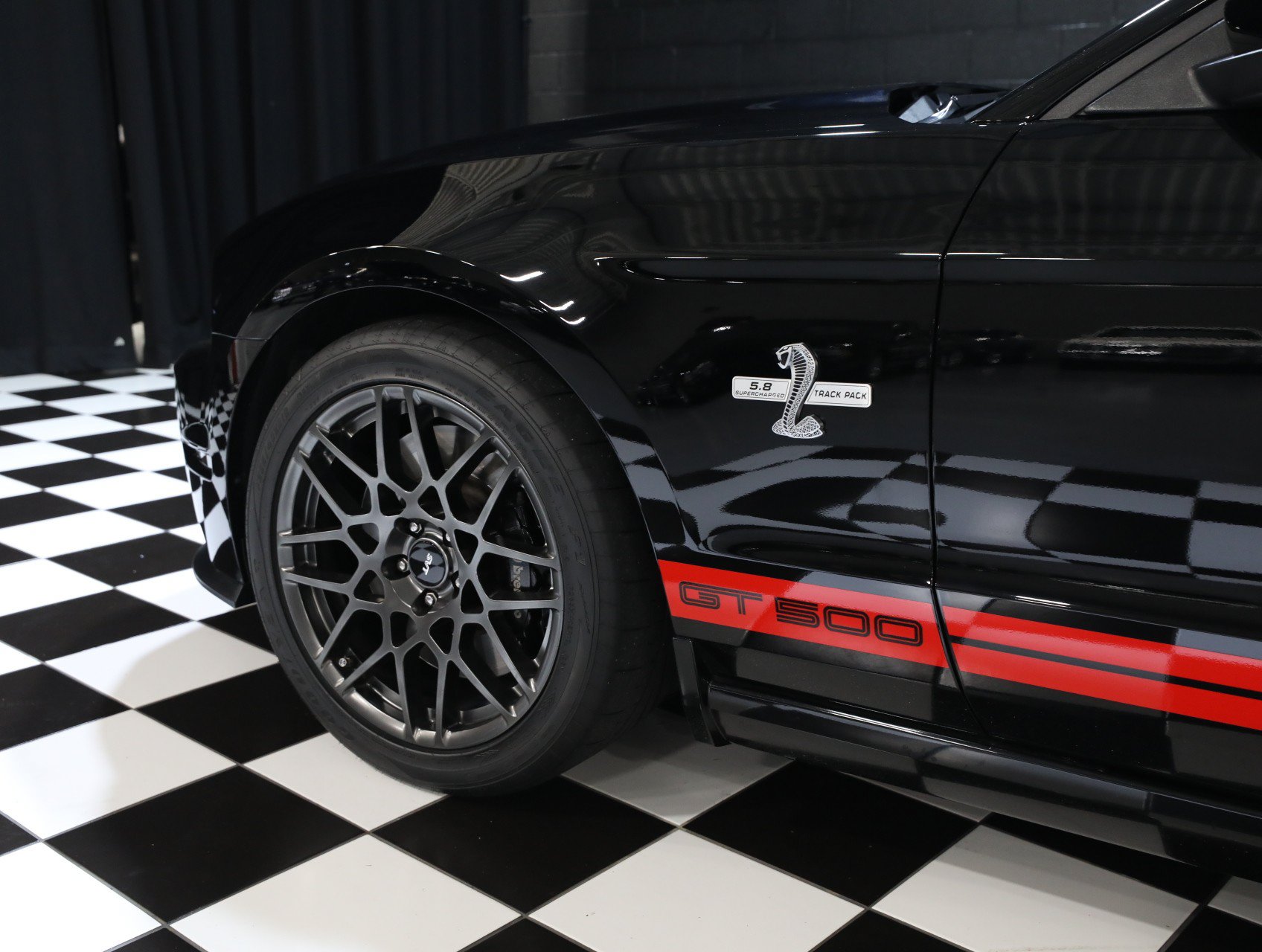 Used 2013 Ford Mustang Shelby GT500 RWD image 33