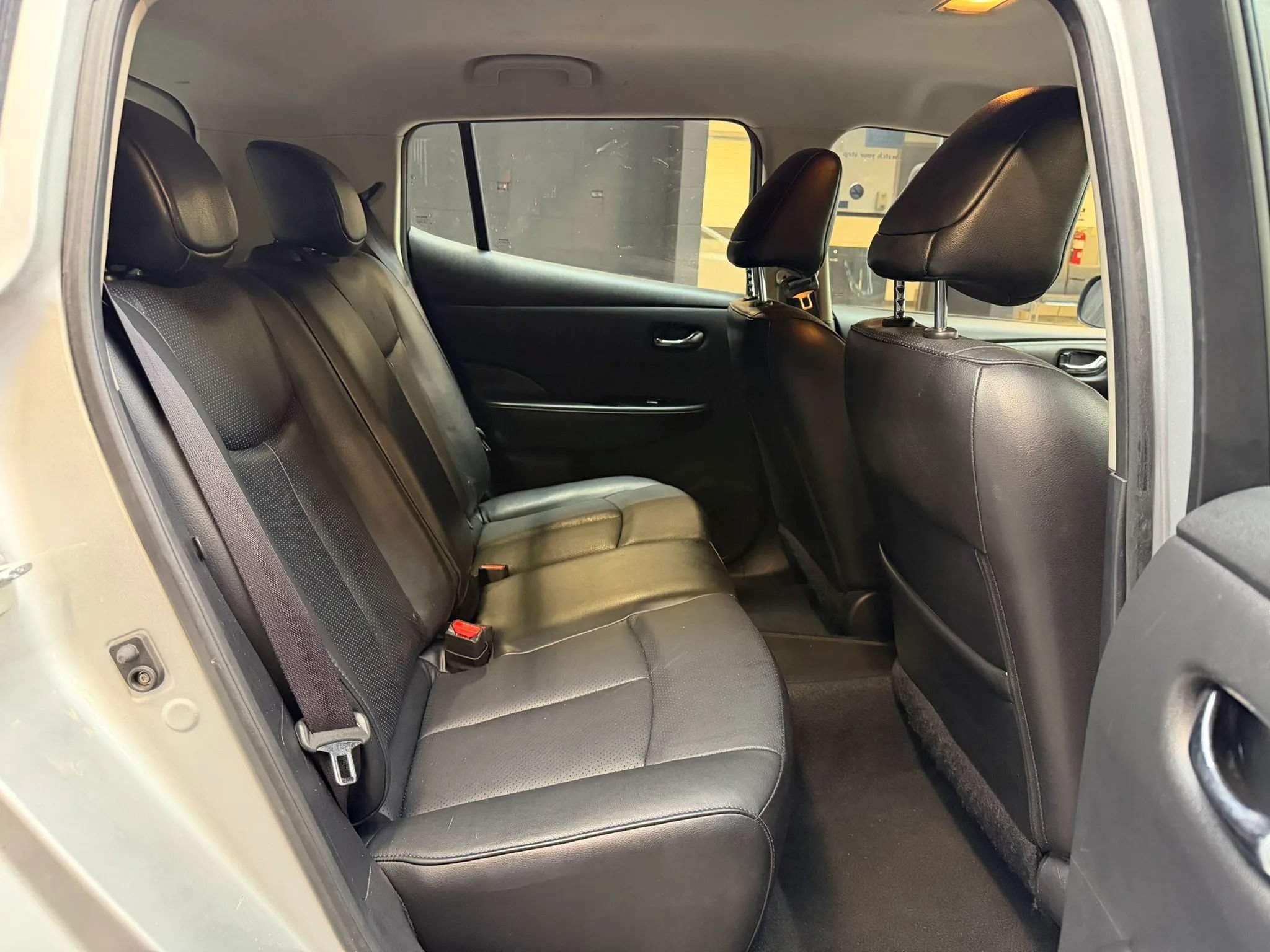 Used 2014 Nissan Leaf SL w/ Premium Package FWD image 26