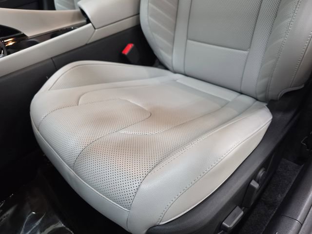 Used 2024 Hyundai Elantra Limited image 28