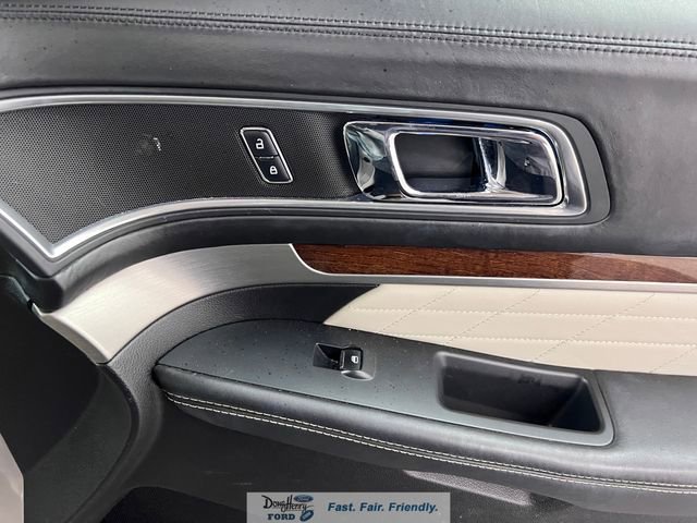 Used 2016 Ford Explorer Platinum image 40