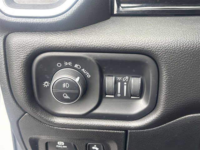 Used 2025 RAM 1500 Laramie w/ Night Edition AWD/4WD image 18