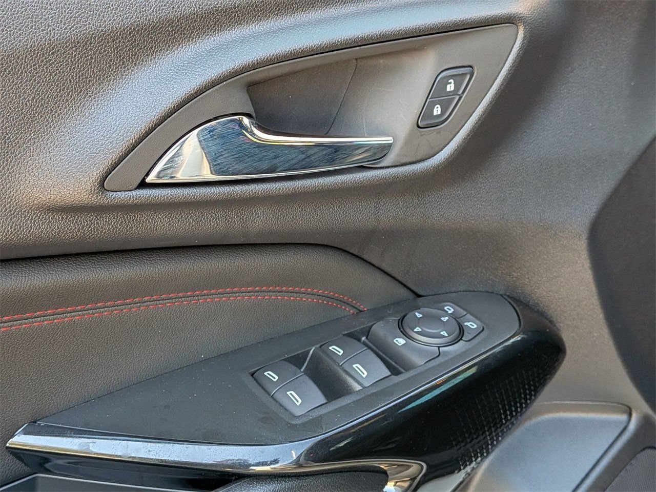New 2026 Chevrolet Trax RS w/ Sunroof Package FWD image 11