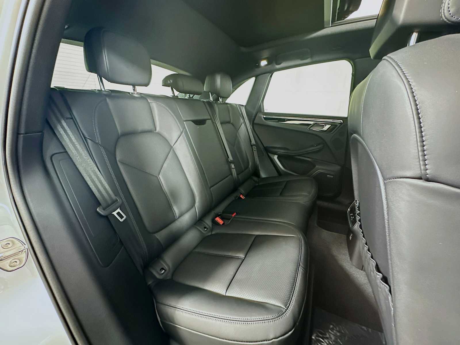 New 2026 Porsche Macan image 27