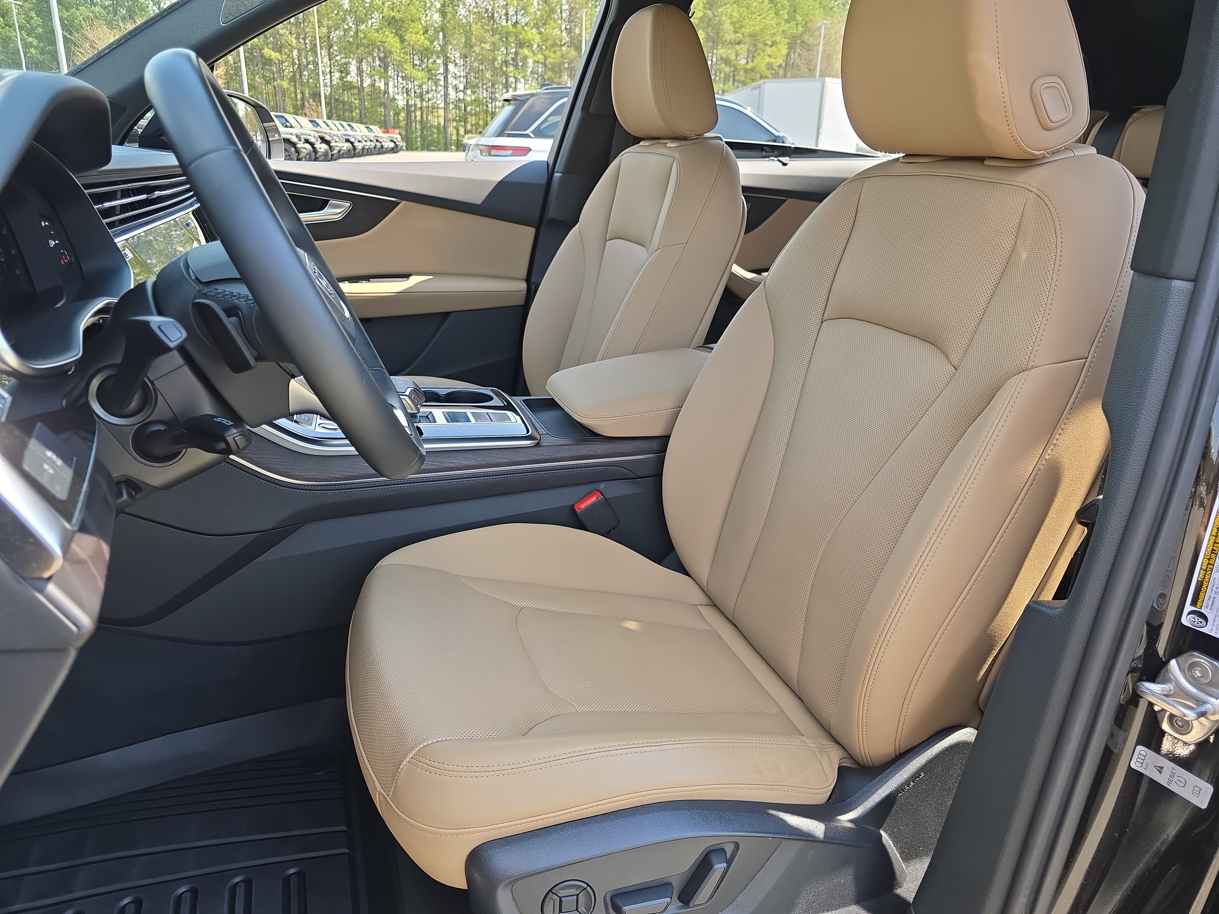 Used 2023 Audi Q7 3.0T Premium Plus w/ Premium Plus Package image 18