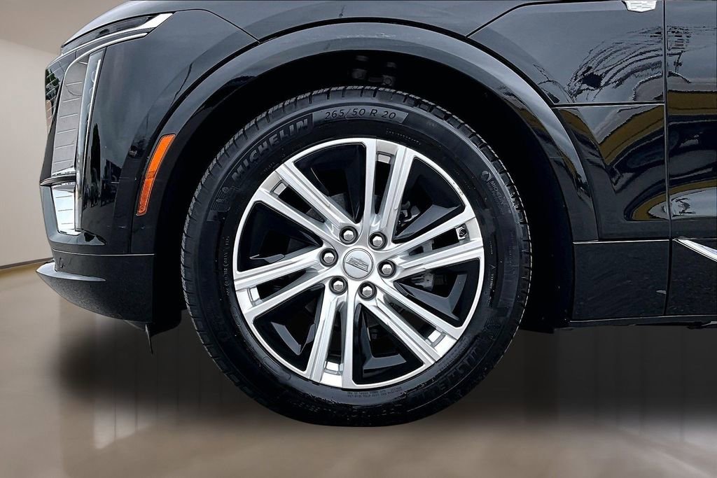 Used 2024 Cadillac Lyriq Tech AWD/4WD image 8