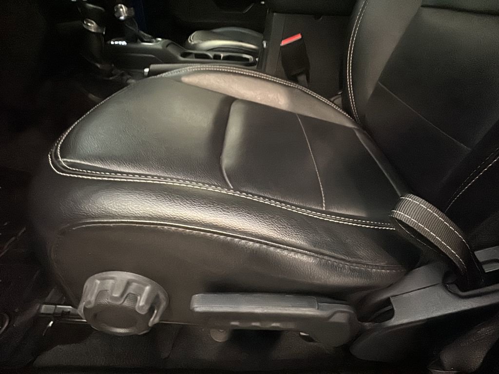 Used 2022 Jeep Wrangler Unlimited Sahara w/ Cold Weather Group image 10