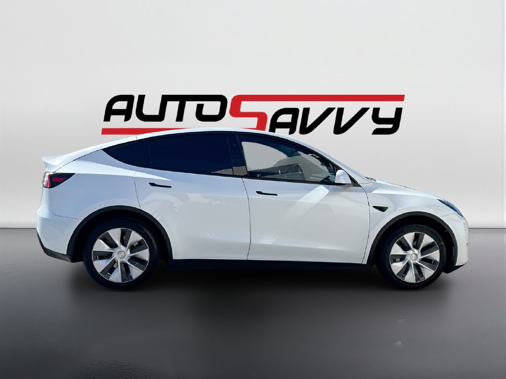 Used 2025 Tesla Model Y Long Range AWD/4WD image 8