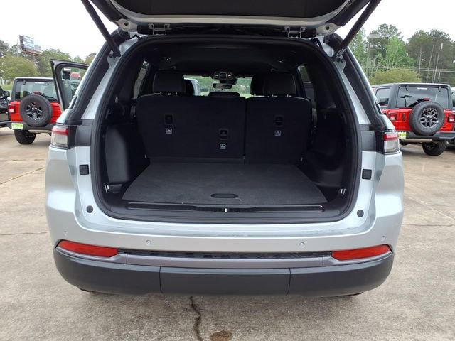 New 2026 Jeep Grand Cherokee Altitude RWD image 18