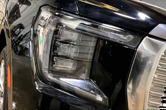 Used 2022 GMC Yukon Denali AWD/4WD image 4