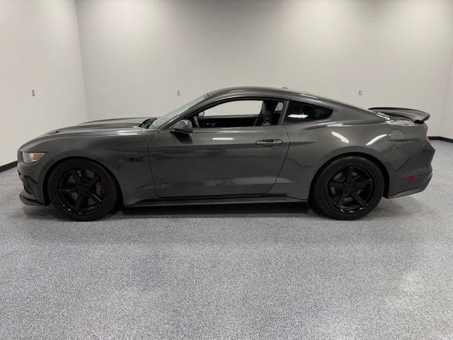 Used 2017 Ford Mustang GT Premium w/ GT Performance Package RWD image 5