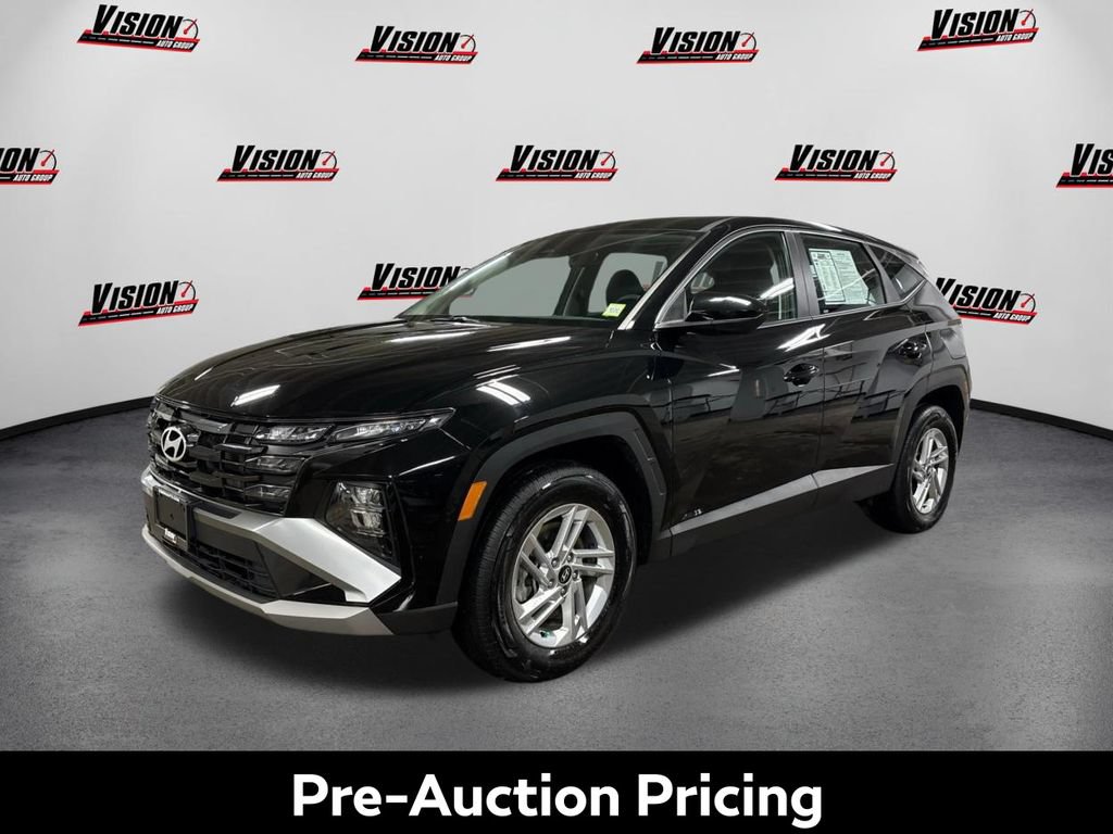 Used 2025 Hyundai Tucson SE AWD/4WD image 1