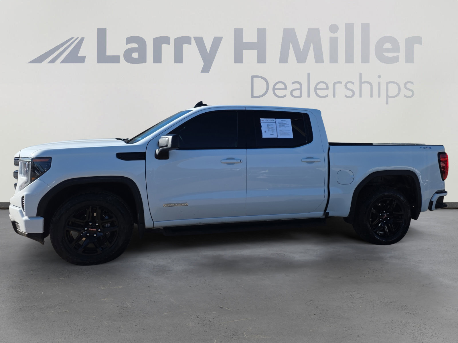 Used 2024 GMC Sierra 1500 Elevation image 2