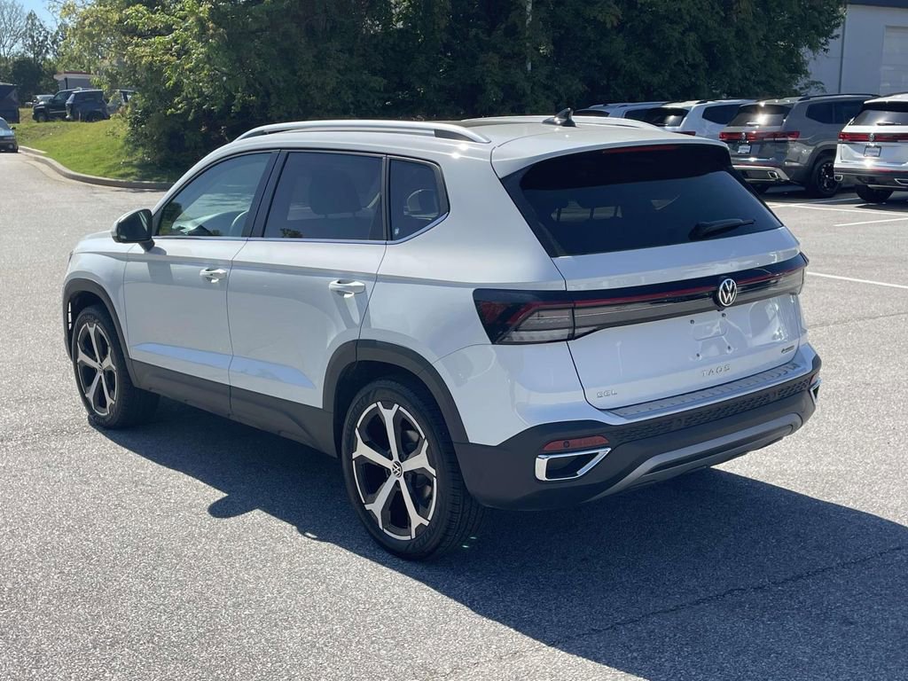 Used 2025 Volkswagen Taos SEL AWD/4WD image 4