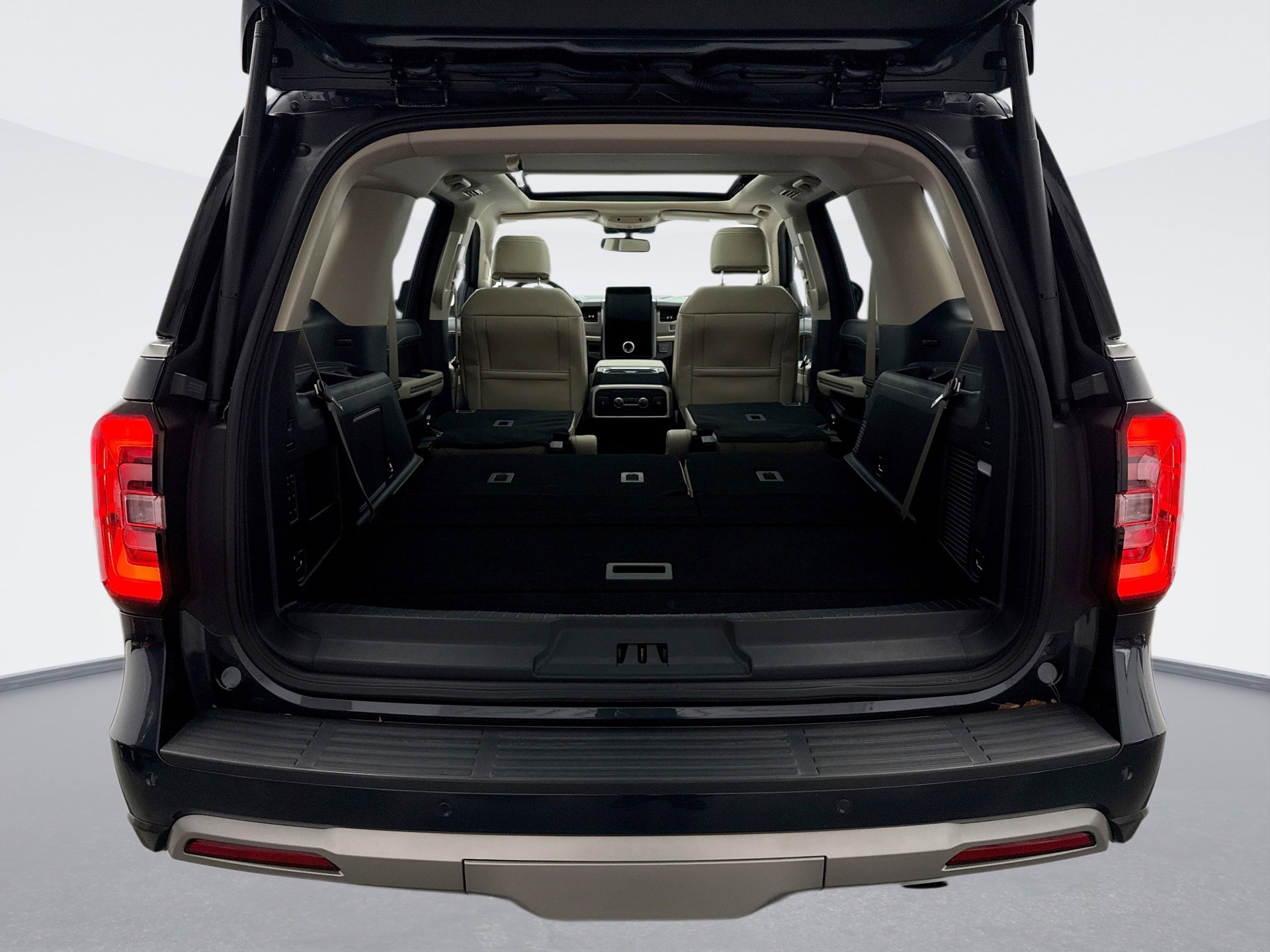 Used 2022 Ford Expedition Limited image 26