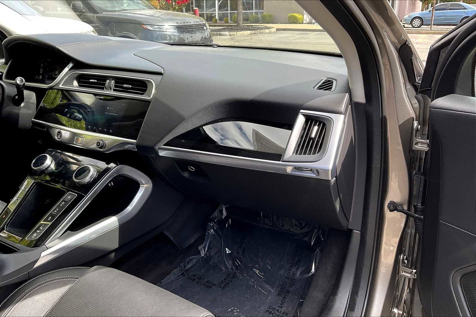 Used 2020 Jaguar I-PACE SE image 18