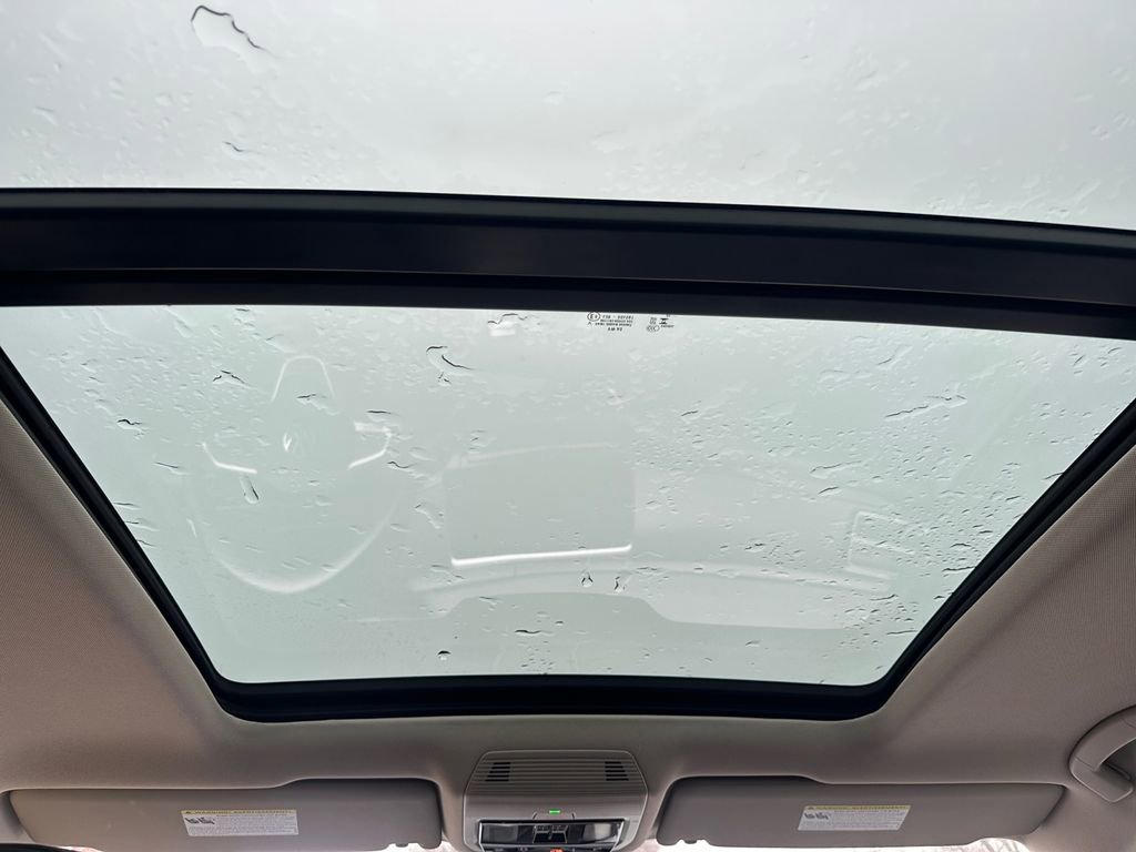 Used 2025 Volkswagen Atlas Peak Edition SE image 24