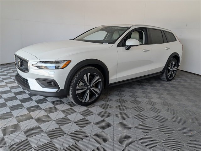 New 2026 Volvo V60 B5 Cross Country Plus w/ Protection Package Premier image 4