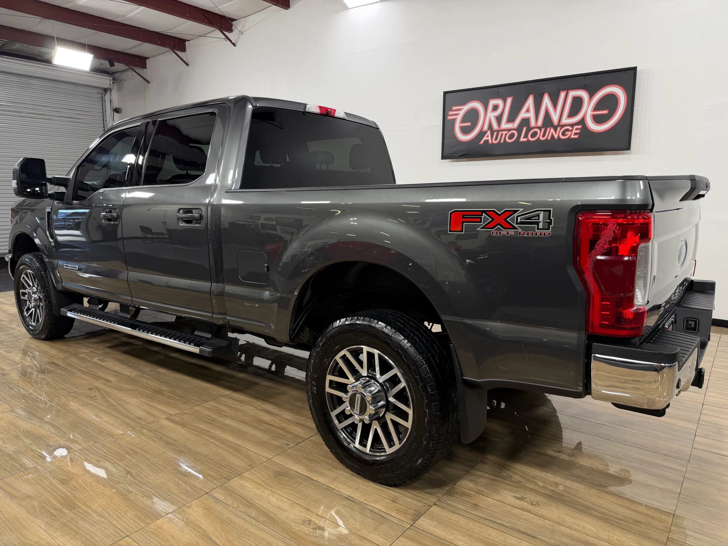 Used 2019 Ford F350 Lariat w/ Lariat Ultimate Package AWD/4WD image 9
