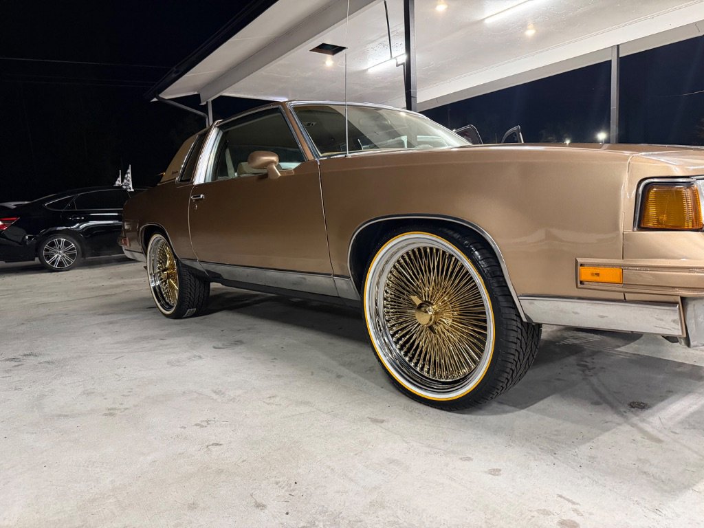 Used 1987 Oldsmobile Cutlass Supreme Coupe RWD image 5