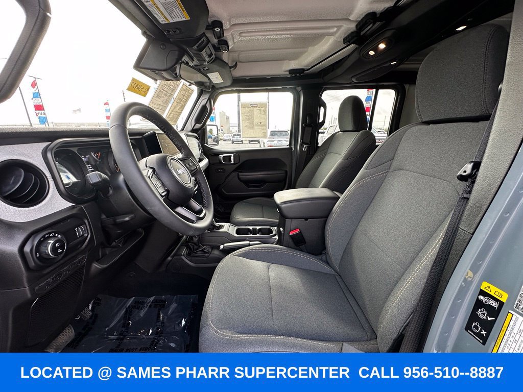 Used 2025 Jeep Gladiator Sport AWD/4WD image 16