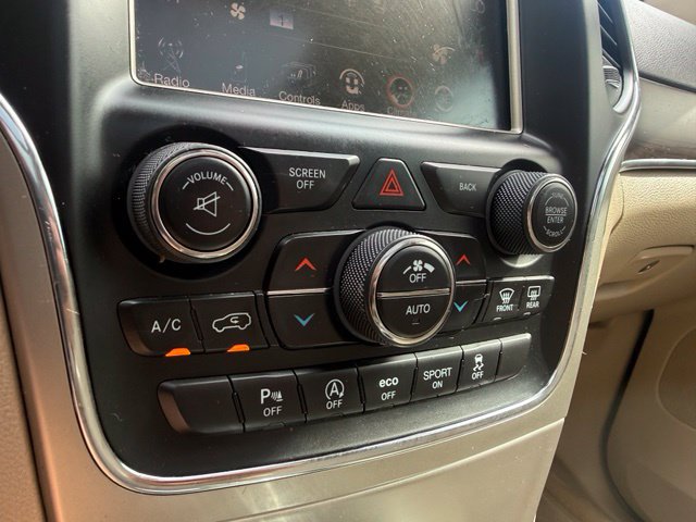 Used 2016 Jeep Grand Cherokee Overland AWD/4WD image 25