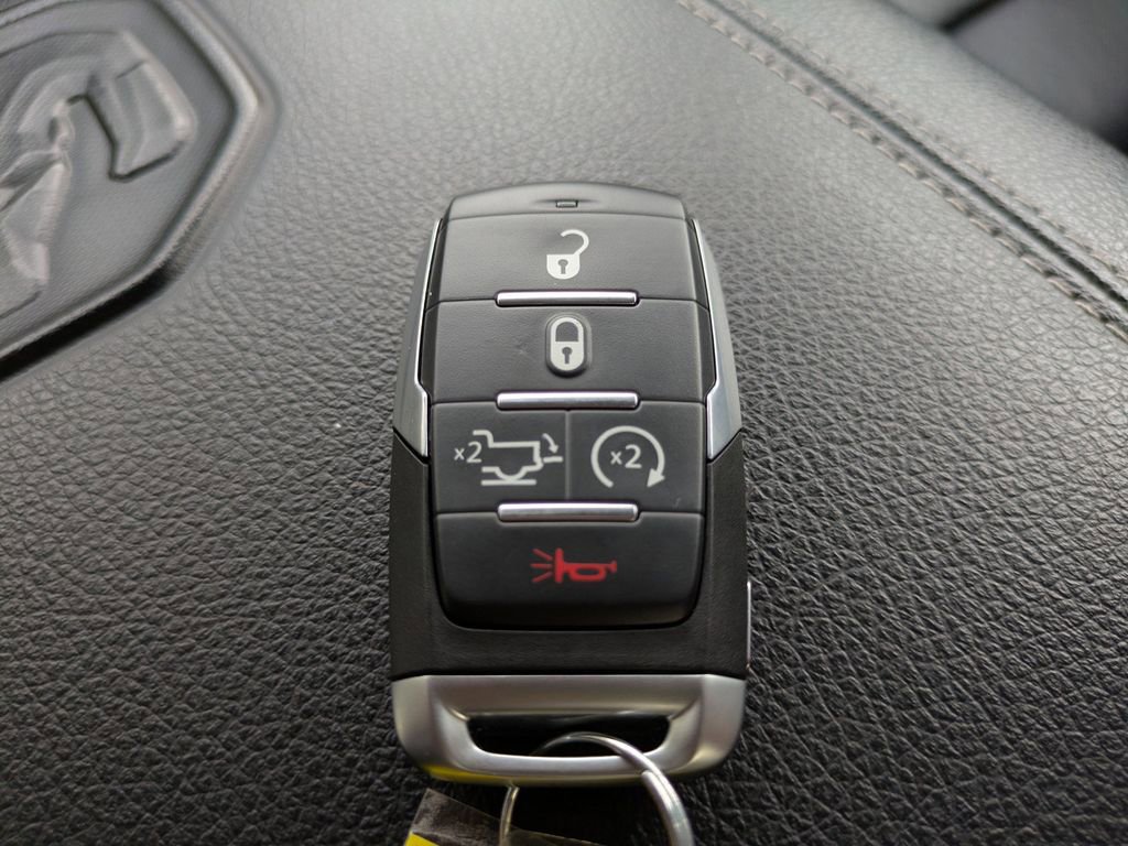 Used 2022 RAM 1500 Laramie AWD/4WD image 28