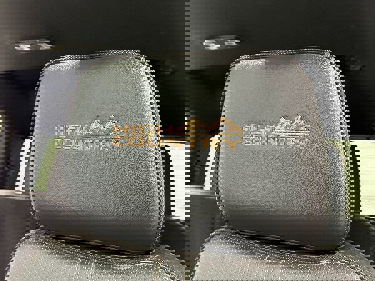 Used 2024 Chevrolet Silverado 2500 High Country w/ High Country Premium Package image 15