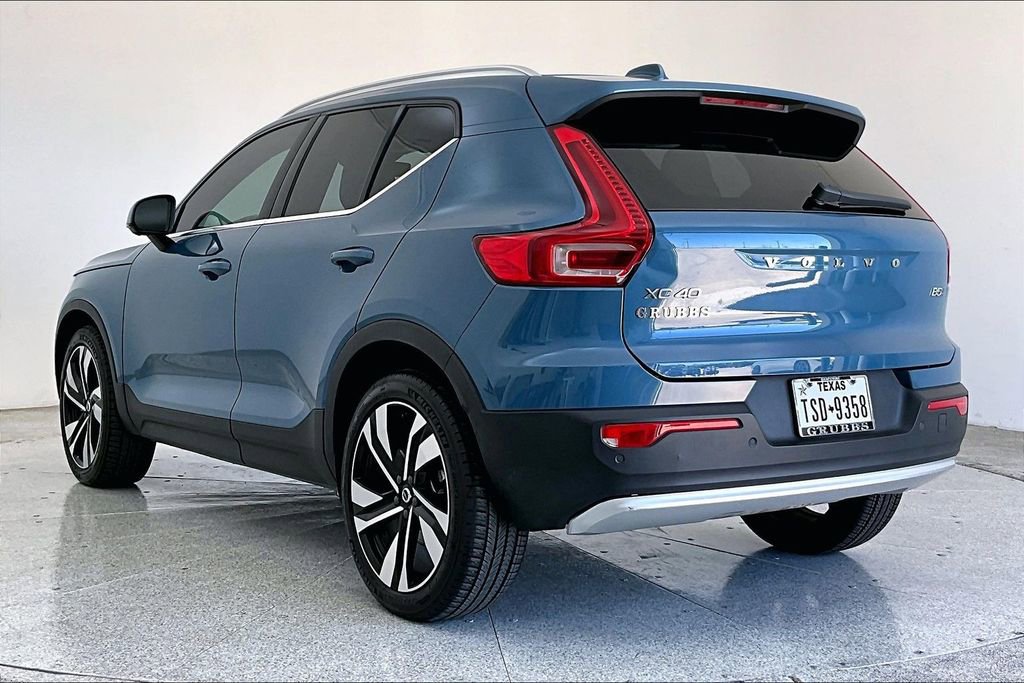 Used 2023 Volvo XC40 B5 Ultimate w/ Protection Package Premier image 16
