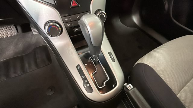 Used 2014 Chevrolet Cruze LS FWD image 20