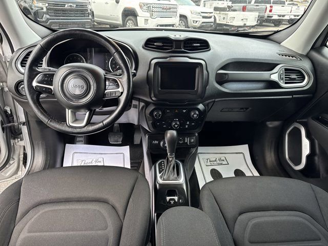 Used 2019 Jeep Renegade Latitude w/ Cold Weather Group image 13