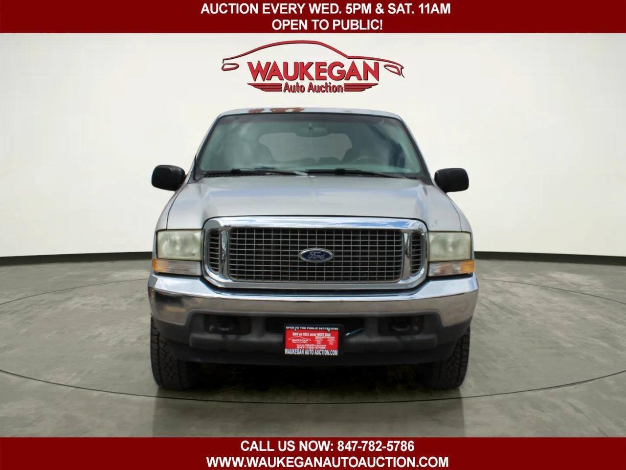 Used 2002 Ford Excursion XLT AWD/4WD image 2
