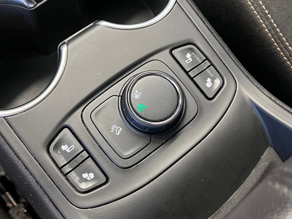 Used 2018 GMC Terrain SLE w/ Driver Convenience Package image 29