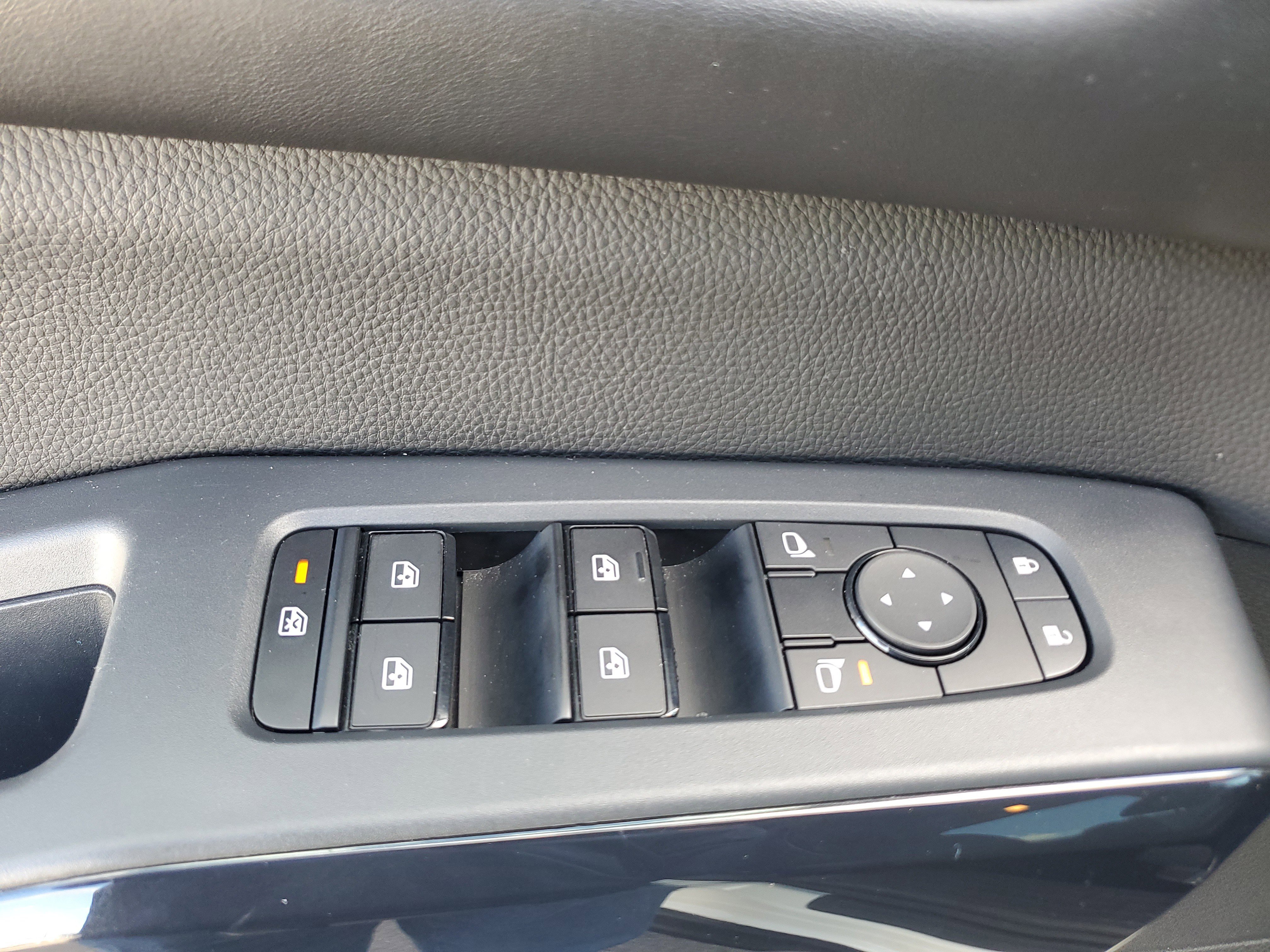 Used 2024 Nissan Pathfinder S image 26