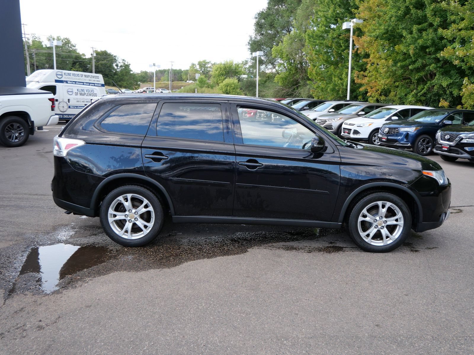 Used 2015 Mitsubishi Outlander SE AWD/4WD image 2