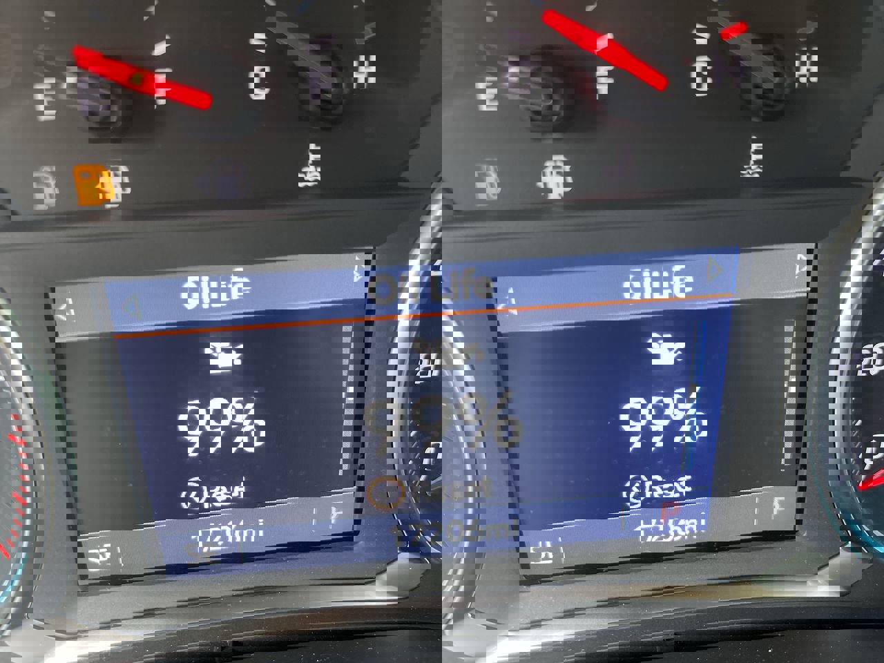 Used 2023 Chevrolet Traverse LT image 12