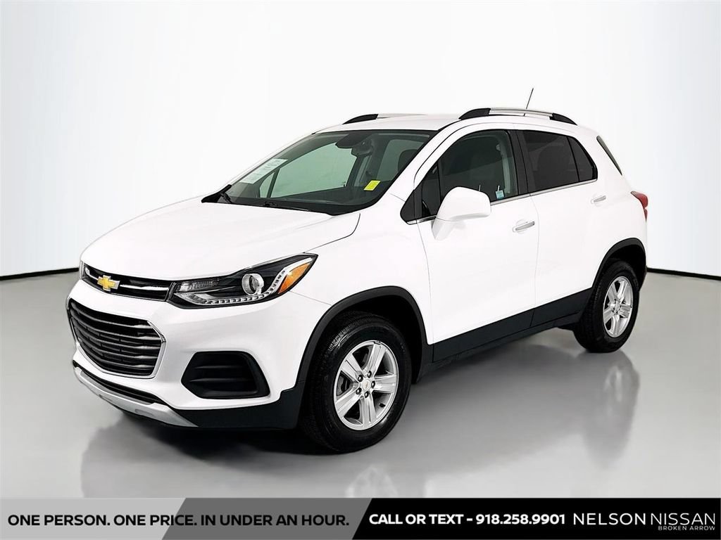 Used 2020 Chevrolet Trax LT w/ LT Convenience Package AWD/4WD image 1