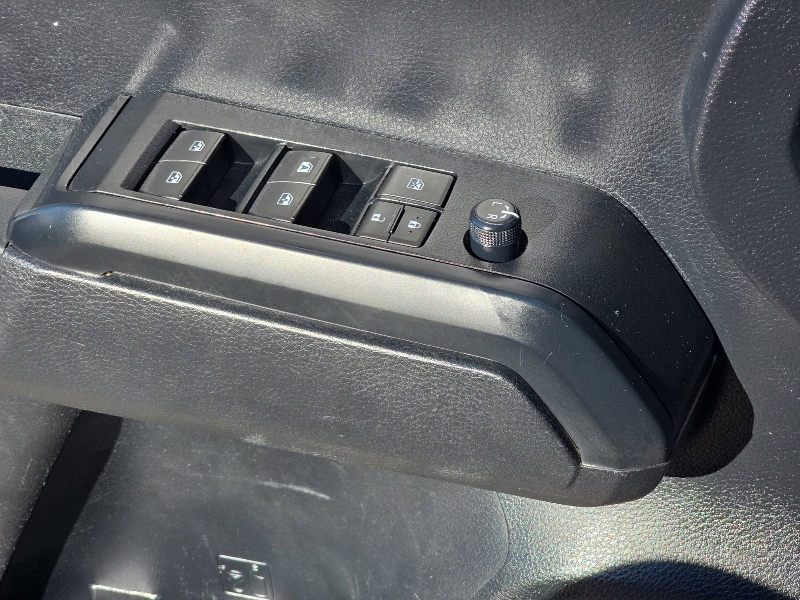 Used 2019 Toyota Tacoma SR w/ SR Convenience Package image 31