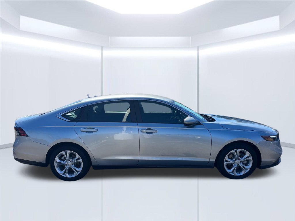Used 2025 Honda Accord LX image 6