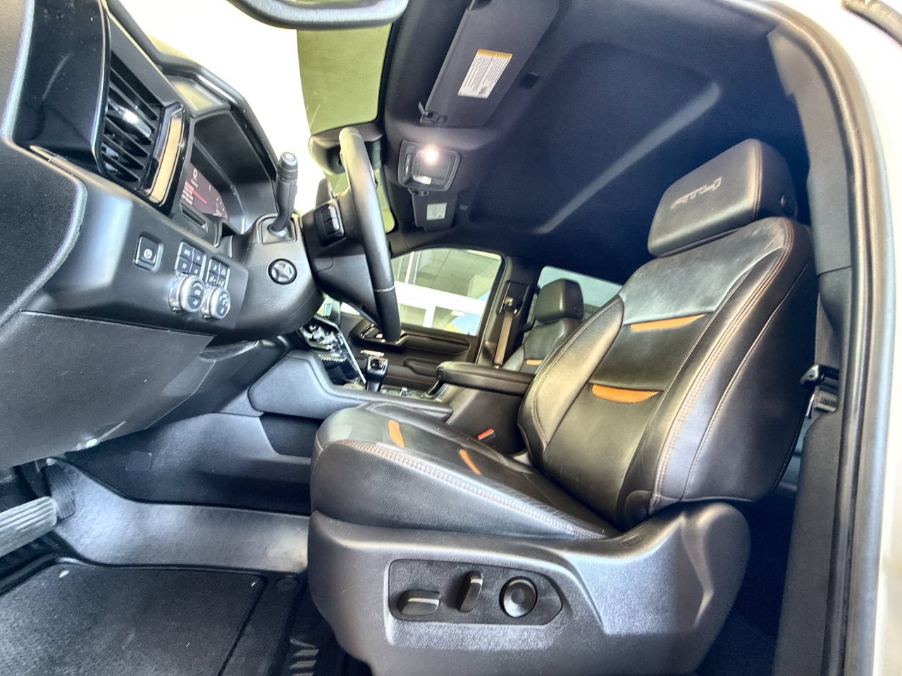 Used 2025 GMC Sierra 1500 AT4 AWD/4WD image 19