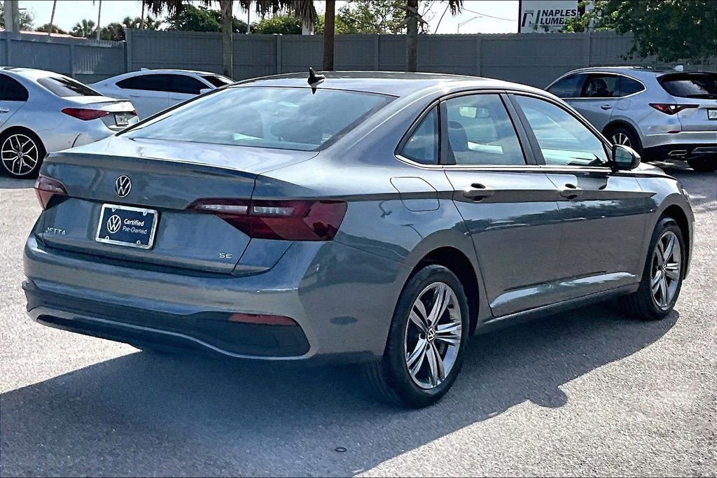 Certified 2023 Volkswagen Jetta SE FWD image 5