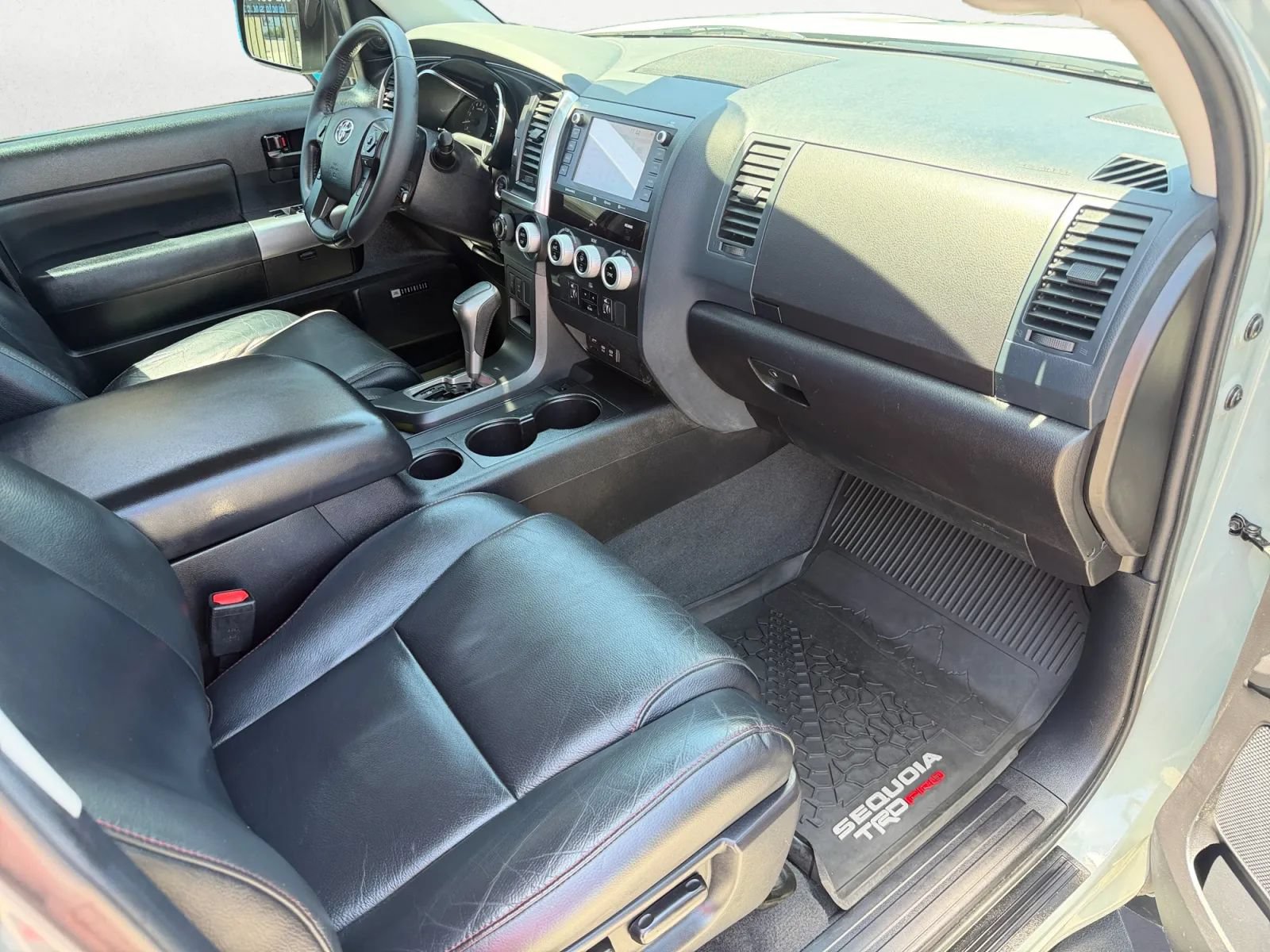 Used 2021 Toyota Sequoia TRD Pro AWD/4WD image 22
