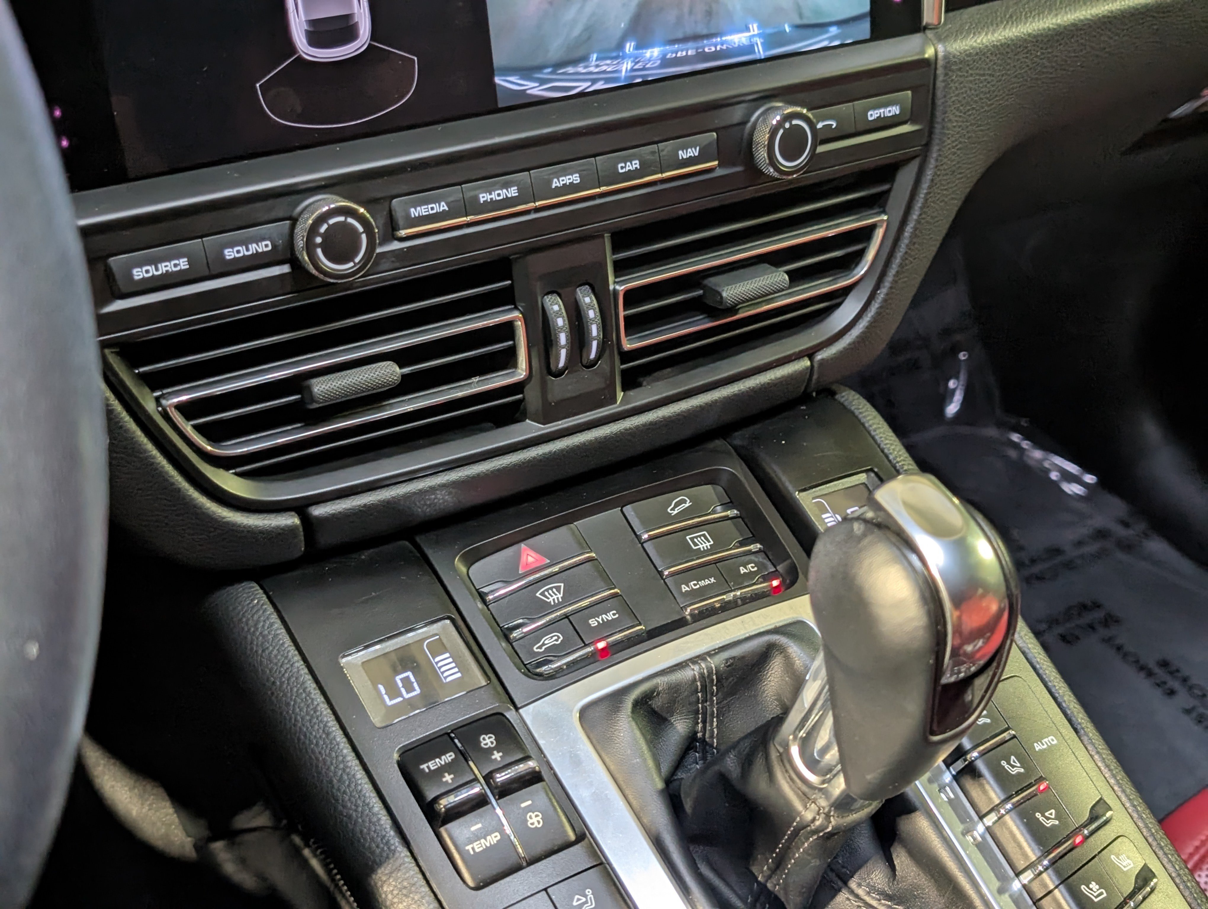 Certified 2020 Porsche Macan S AWD/4WD image 39