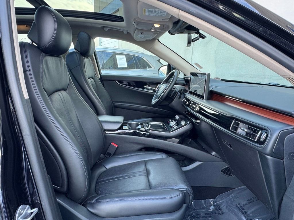 Used 2022 Lincoln Nautilus Reserve w/ Equipment Group 202A image 22