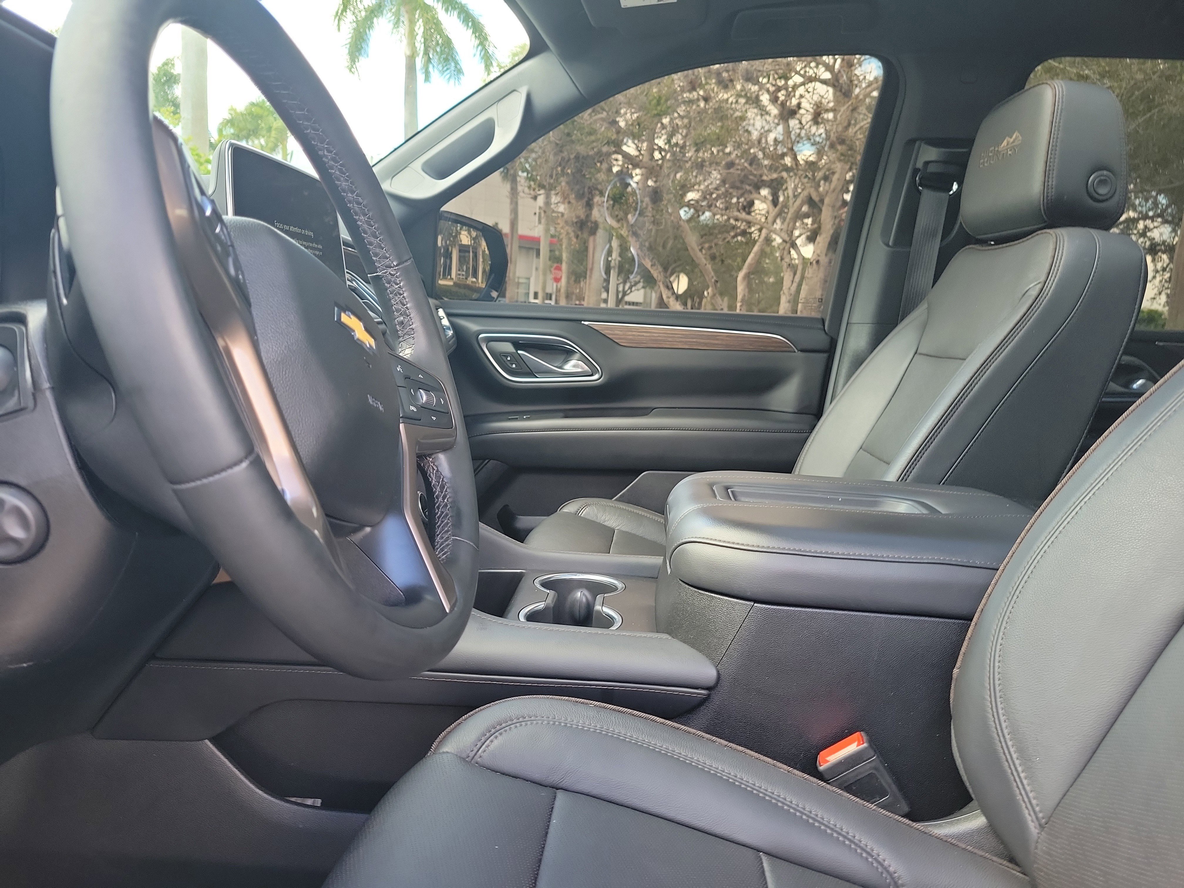 Used 2023 Chevrolet Suburban High Country image 24